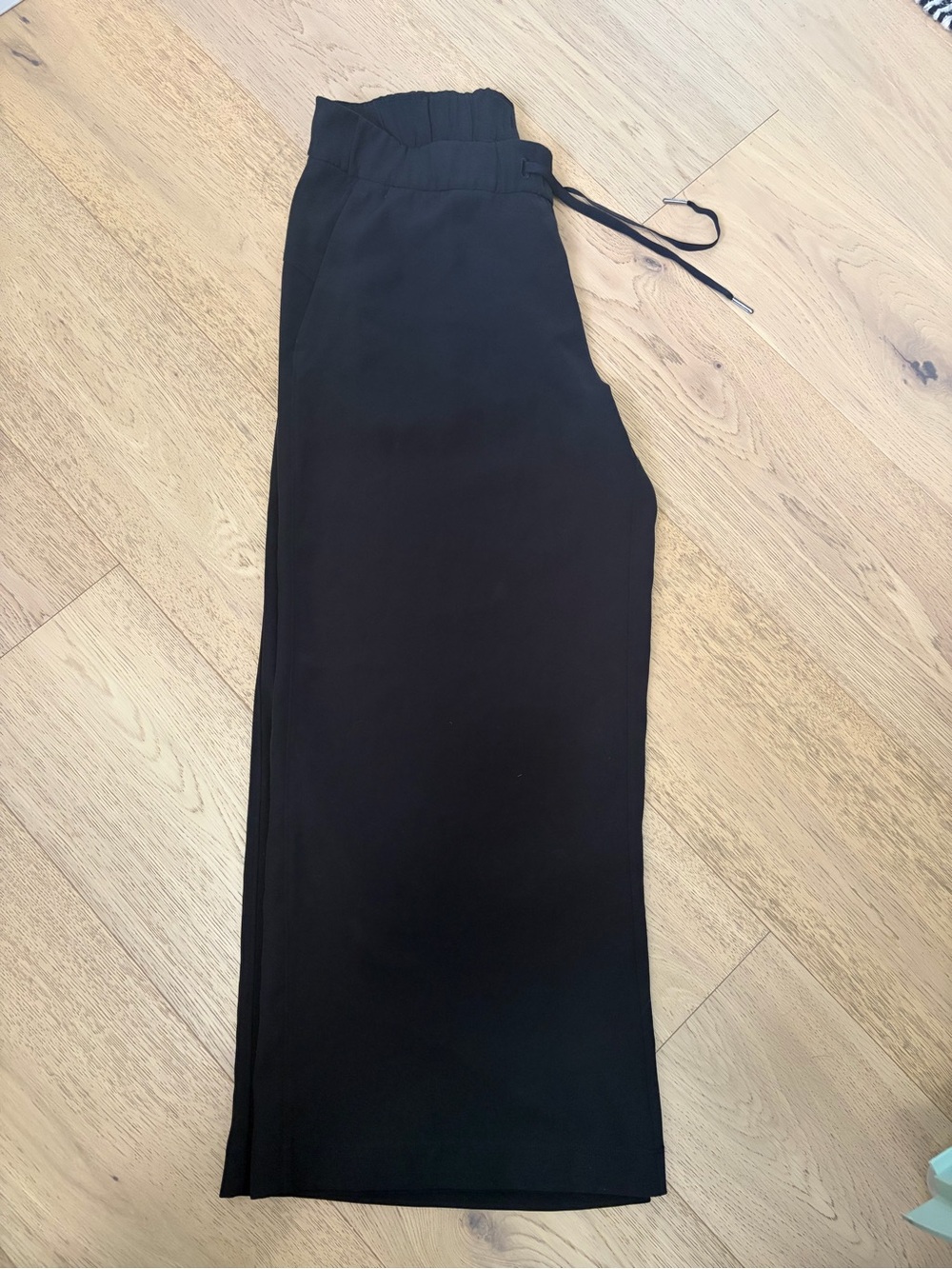 Lululemon wide leg crop